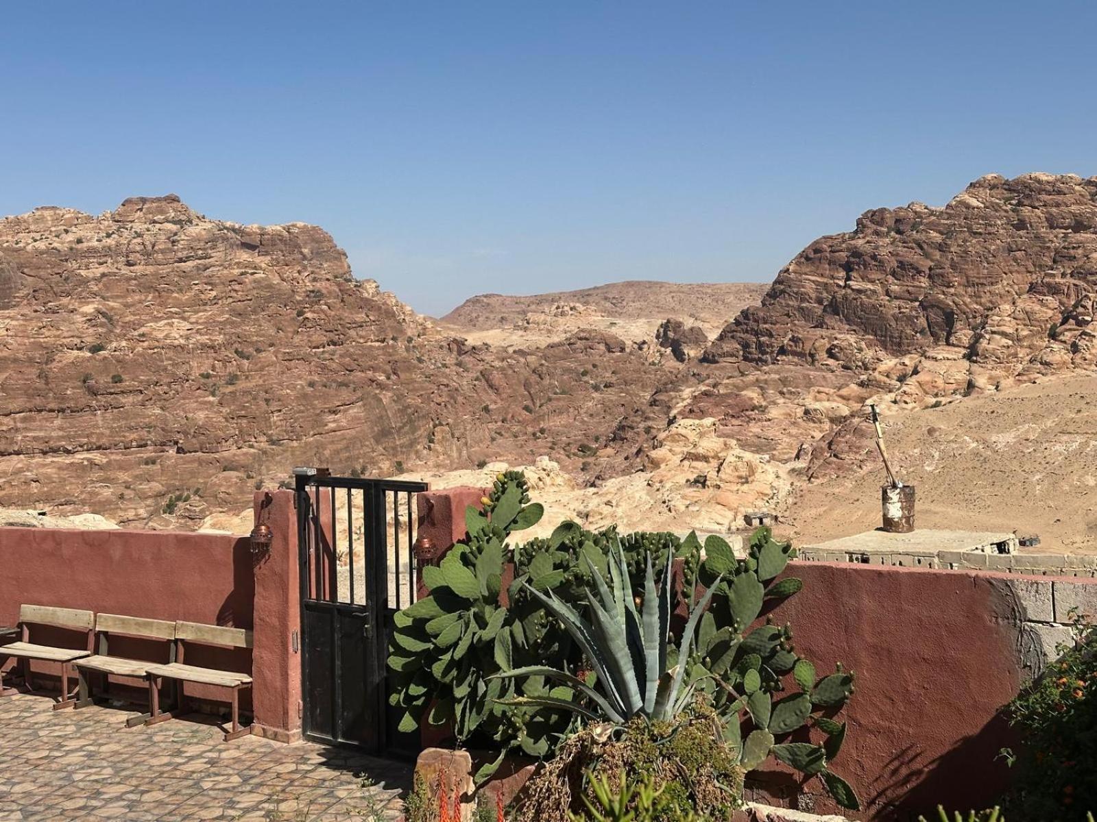 Happy Bedouin House Petra Al Hayy Exterior foto