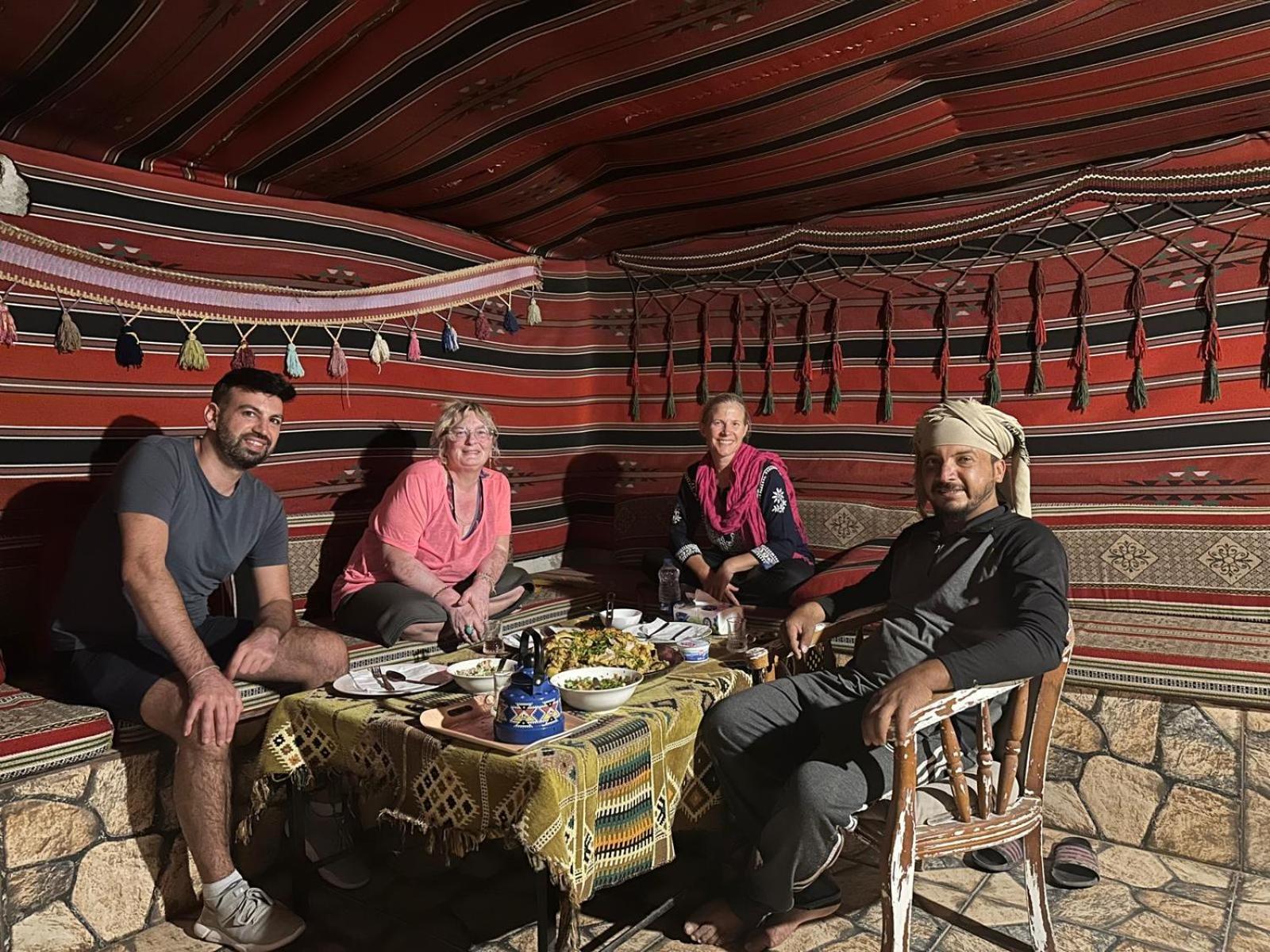 Happy Bedouin House Petra Al Hayy Exterior foto